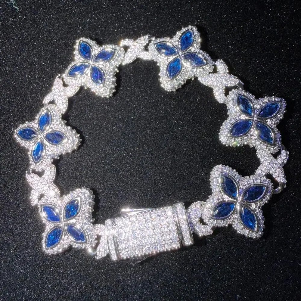 Iced navy clover flower bracelet - Picture 1 of 8